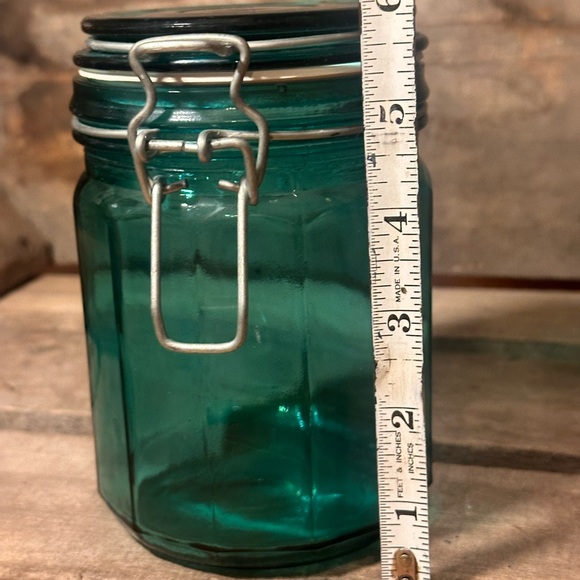 Vintage Teal Green Clamped Lidded Jar 5.75" tall and 4" wide Trigger and Bail - Picture 8 of 9